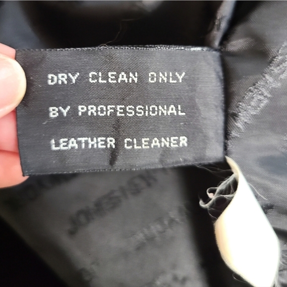 Women's Black Leather Jacket - Picture 10 of 10